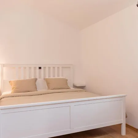 בית נופש Tomazin By Interhome פאזין