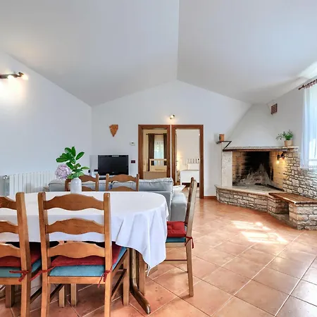 Vakantiehuis Tomazin By Interhome