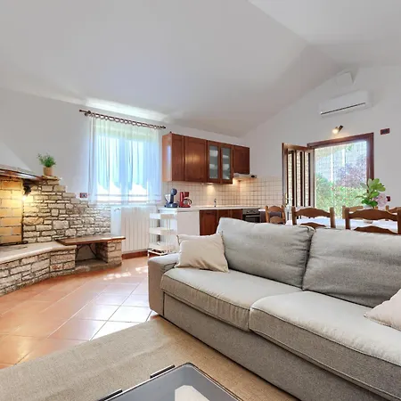Tomazin By Interhome *